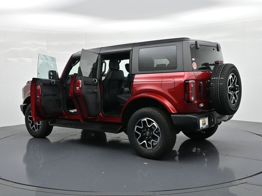 Ford Bronco Vehicle Full-screen Gallery Image 25