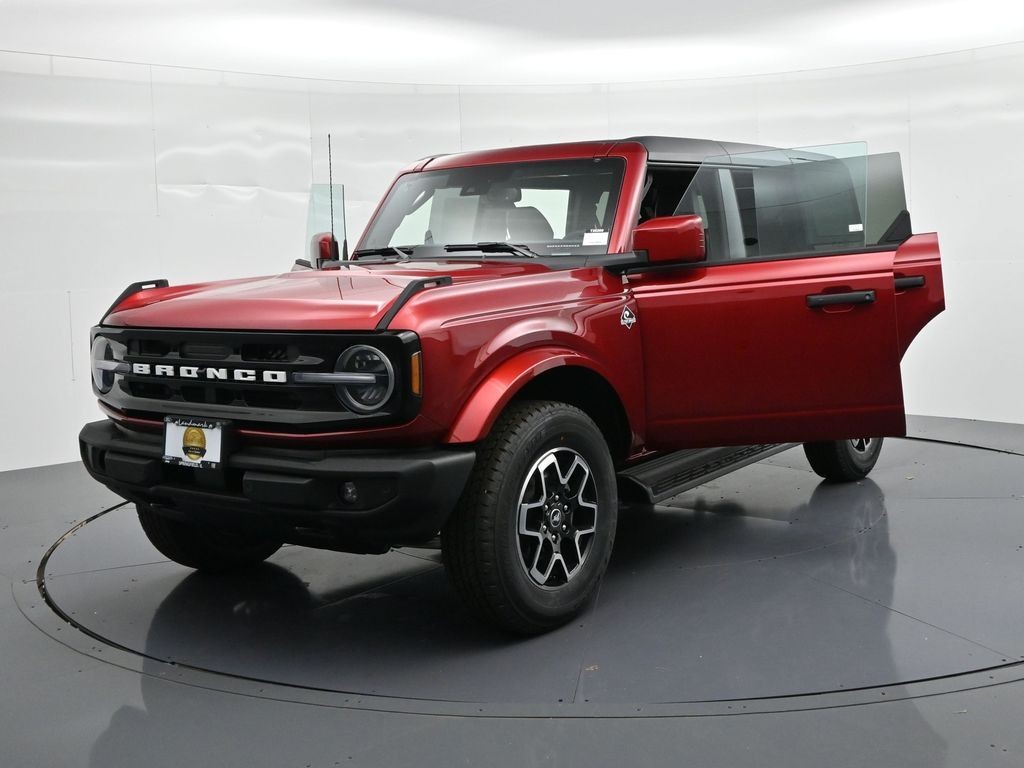 Ford Bronco Vehicle Full-screen Gallery Image 26