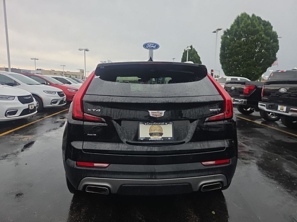 Cadillac XT4 Vehicle Full-screen Gallery Image 6