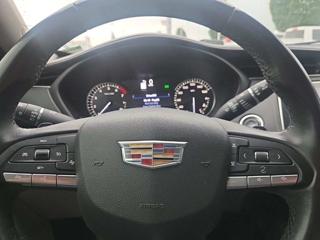 Cadillac XT4 Vehicle Full-screen Gallery Image 13