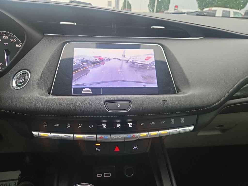 Cadillac XT4 Vehicle Full-screen Gallery Image 15