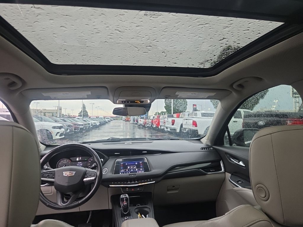 Cadillac XT4 Vehicle Full-screen Gallery Image 18