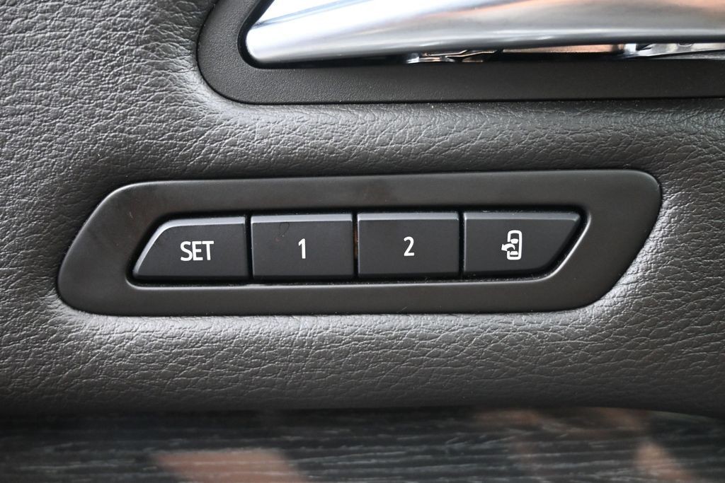 Cadillac XT4 Vehicle Full-screen Gallery Image 21