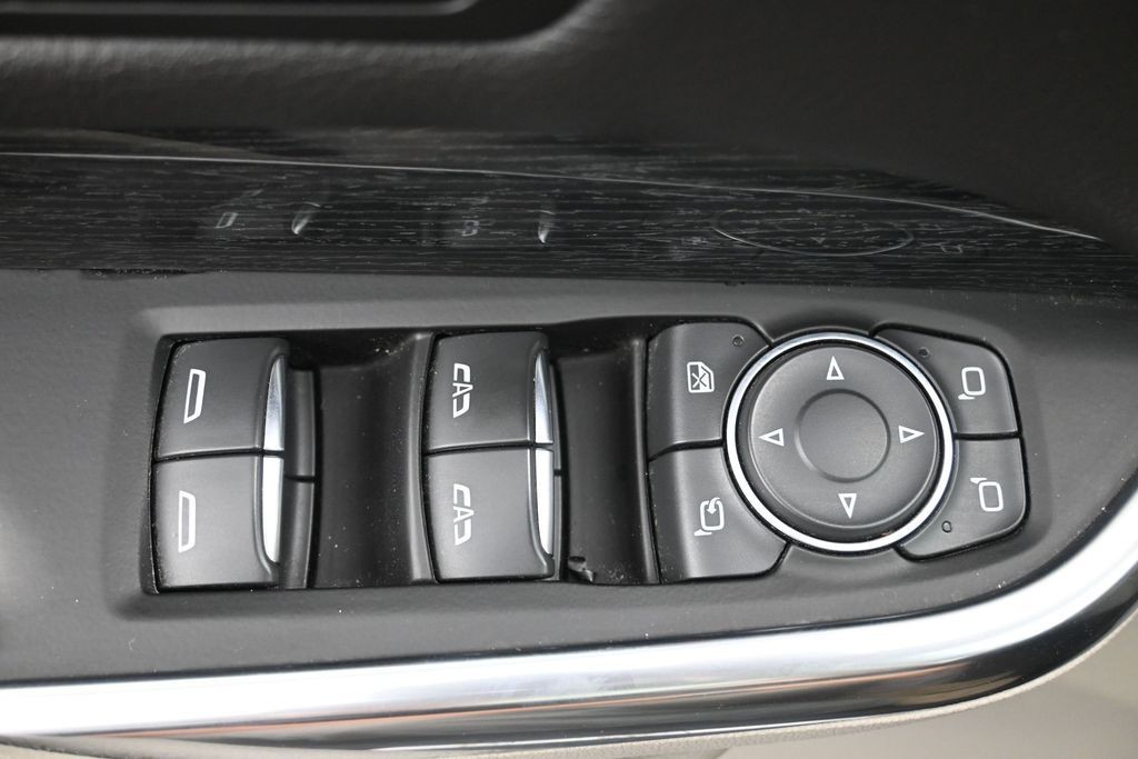 Cadillac XT4 Vehicle Full-screen Gallery Image 22