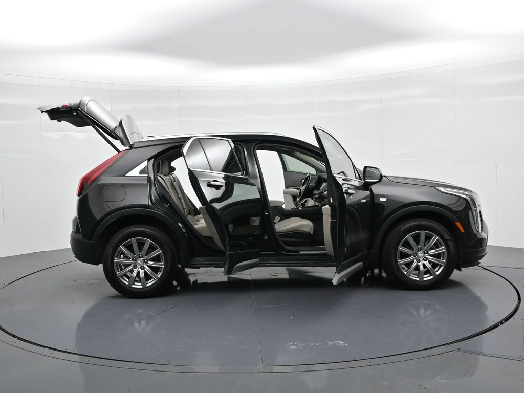 Cadillac XT4 Vehicle Full-screen Gallery Image 32