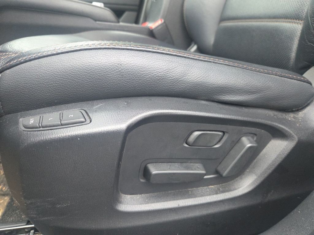 Mazda CX-5 Vehicle Full-screen Gallery Image 2
