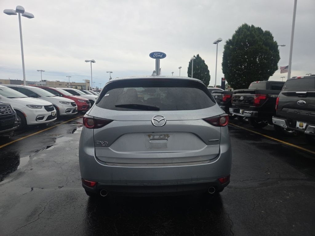 Mazda CX-5 Vehicle Full-screen Gallery Image 6