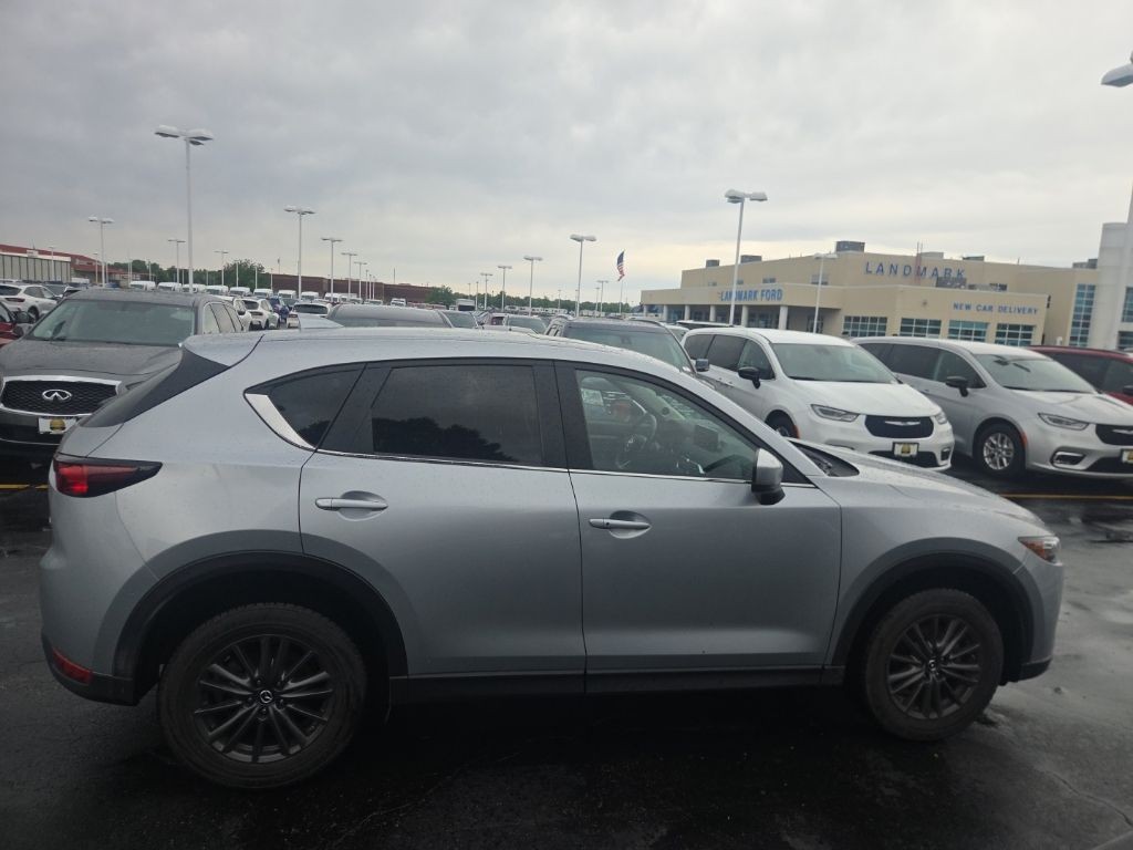 Mazda CX-5 Vehicle Full-screen Gallery Image 8
