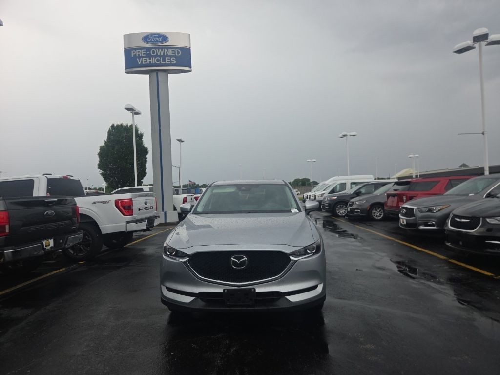 Mazda CX-5 Vehicle Full-screen Gallery Image 9