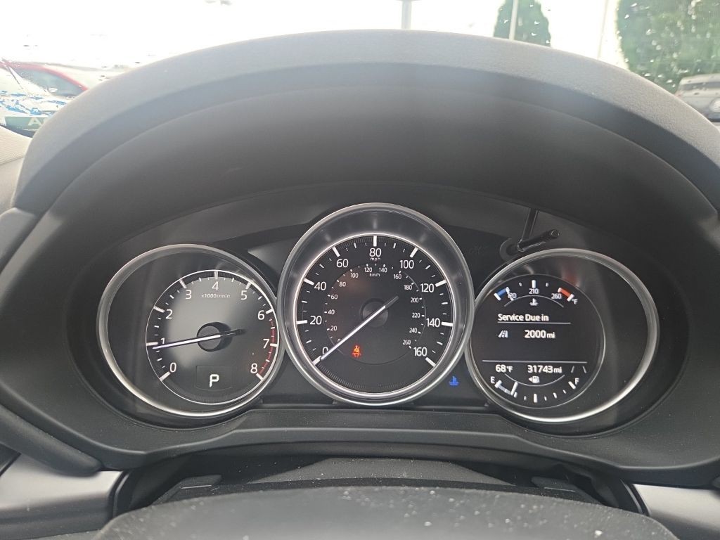 Mazda CX-5 Vehicle Full-screen Gallery Image 12