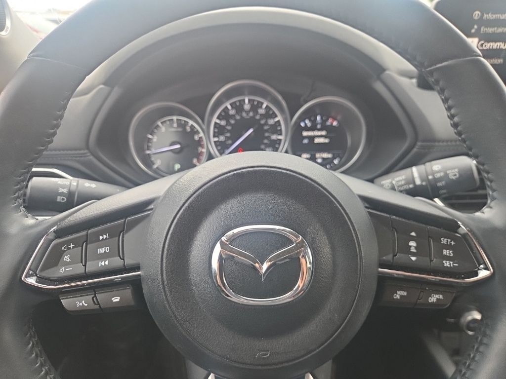Mazda CX-5 Vehicle Full-screen Gallery Image 13