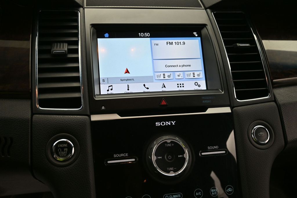 Ford Taurus Vehicle Full-screen Gallery Image 10