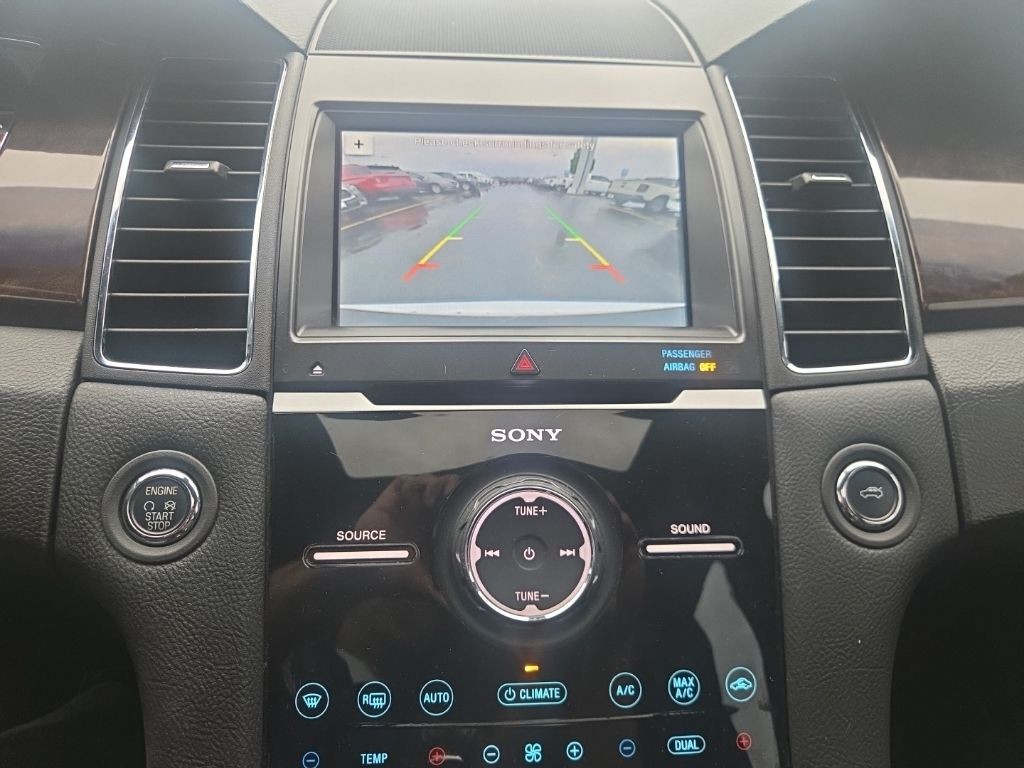 Ford Taurus Vehicle Full-screen Gallery Image 15