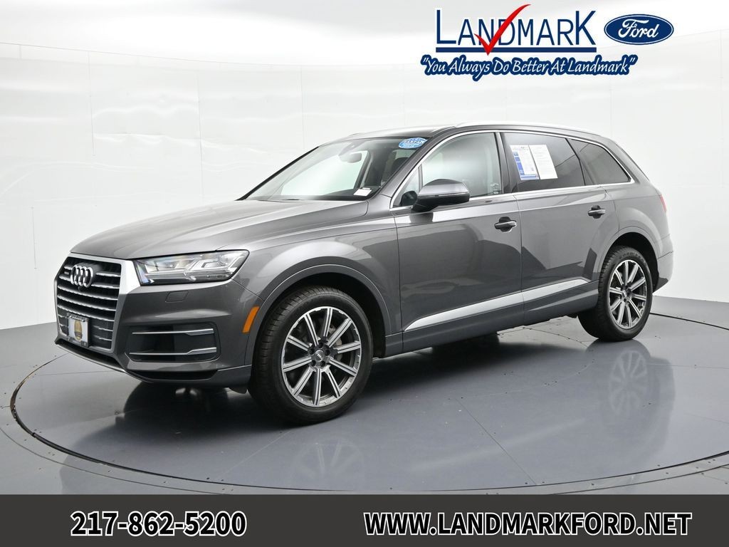 Audi Q7 Vehicle Full-screen Gallery Image 01