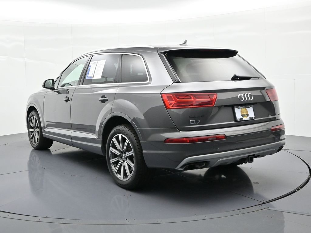 Audi Q7 Vehicle Full-screen Gallery Image 08