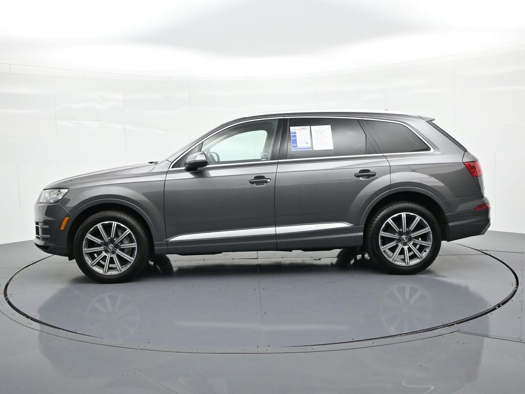 Audi Q7 Vehicle Full-screen Gallery Image 09