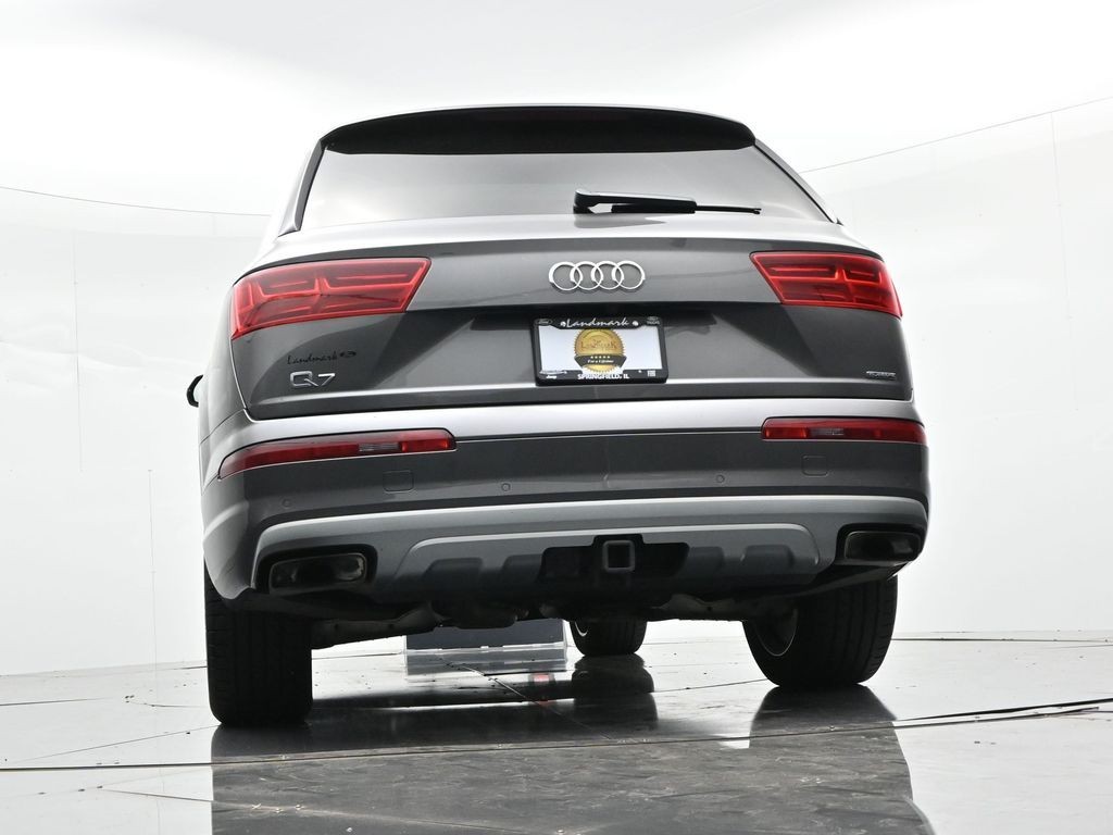 Audi Q7 Vehicle Full-screen Gallery Image 20