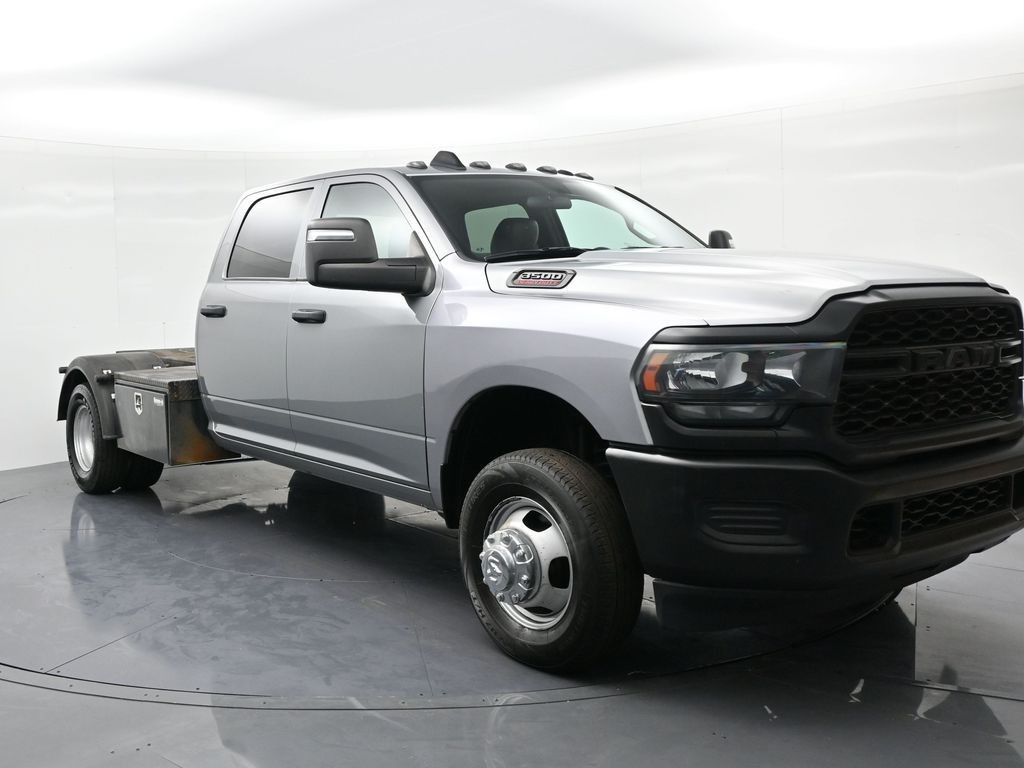 Ram 3500 Chassis Cab Vehicle Full-screen Gallery Image 4