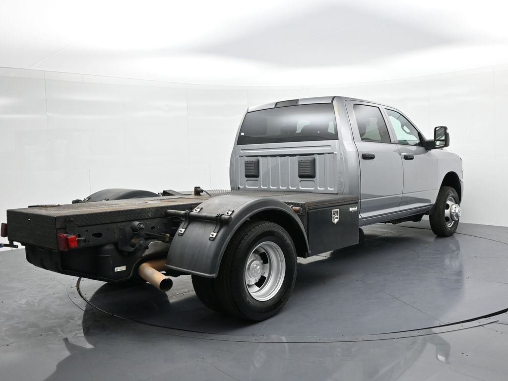 Ram 3500 Chassis Cab Vehicle Full-screen Gallery Image 6