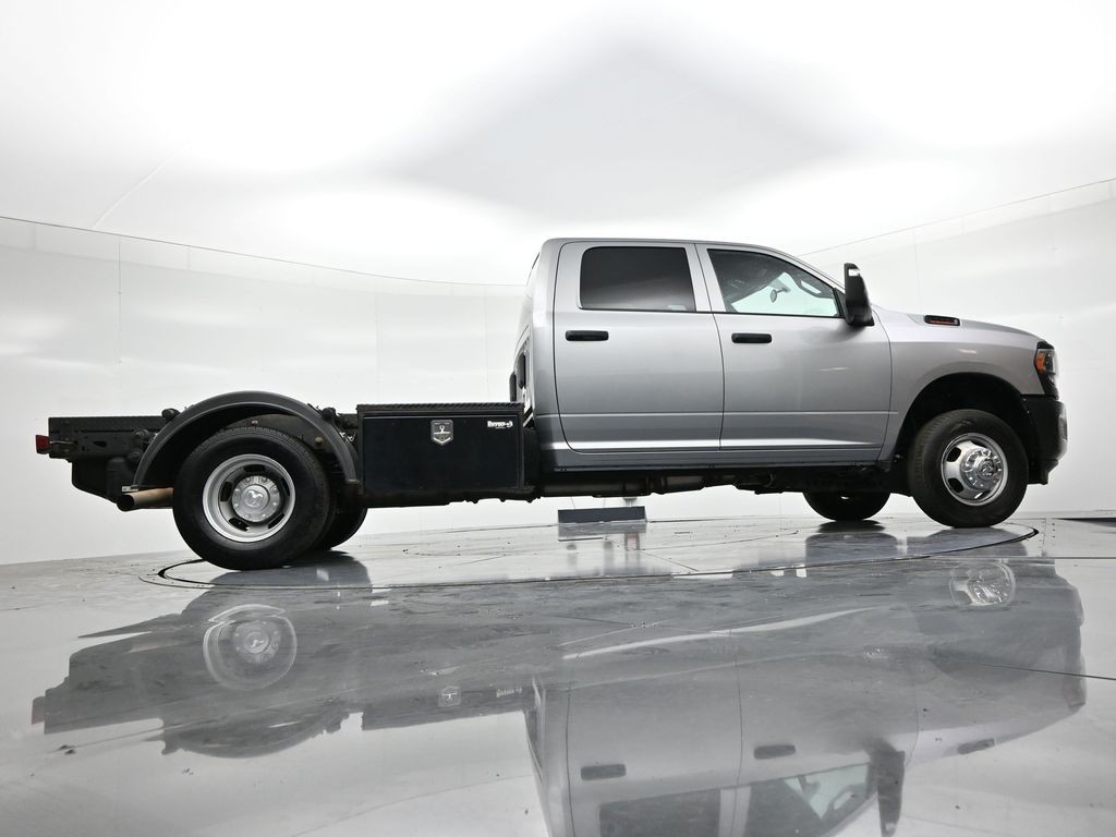 Ram 3500 Chassis Cab Vehicle Full-screen Gallery Image 23