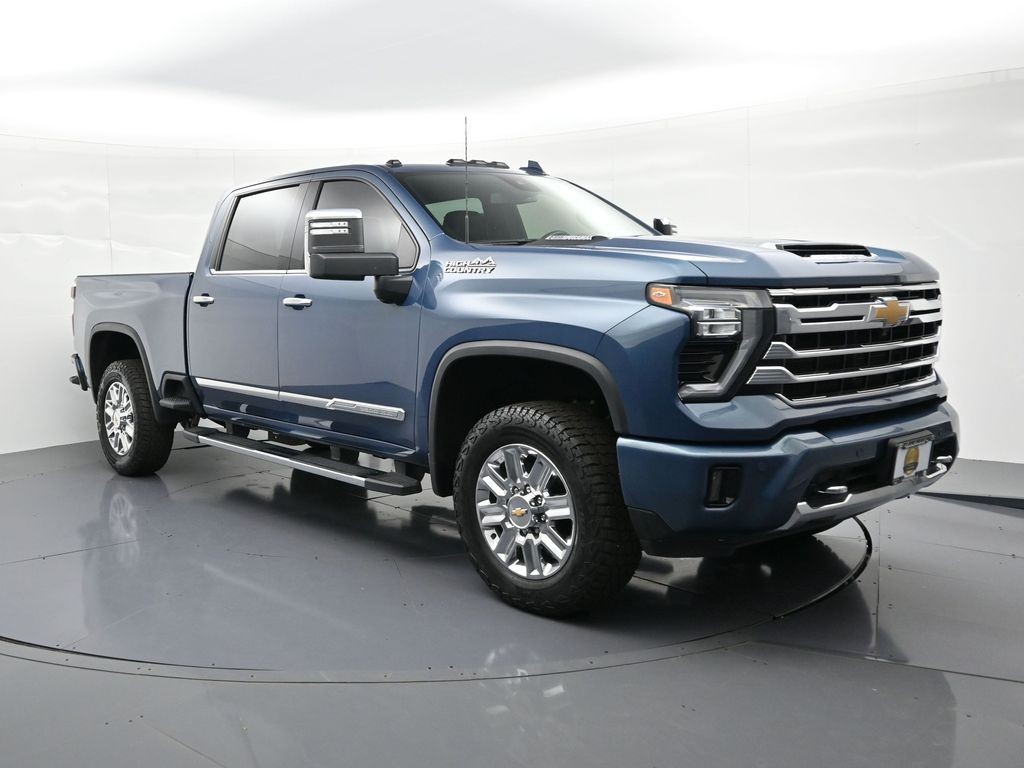Chevrolet Silverado 3500HD Vehicle Full-screen Gallery Image 4