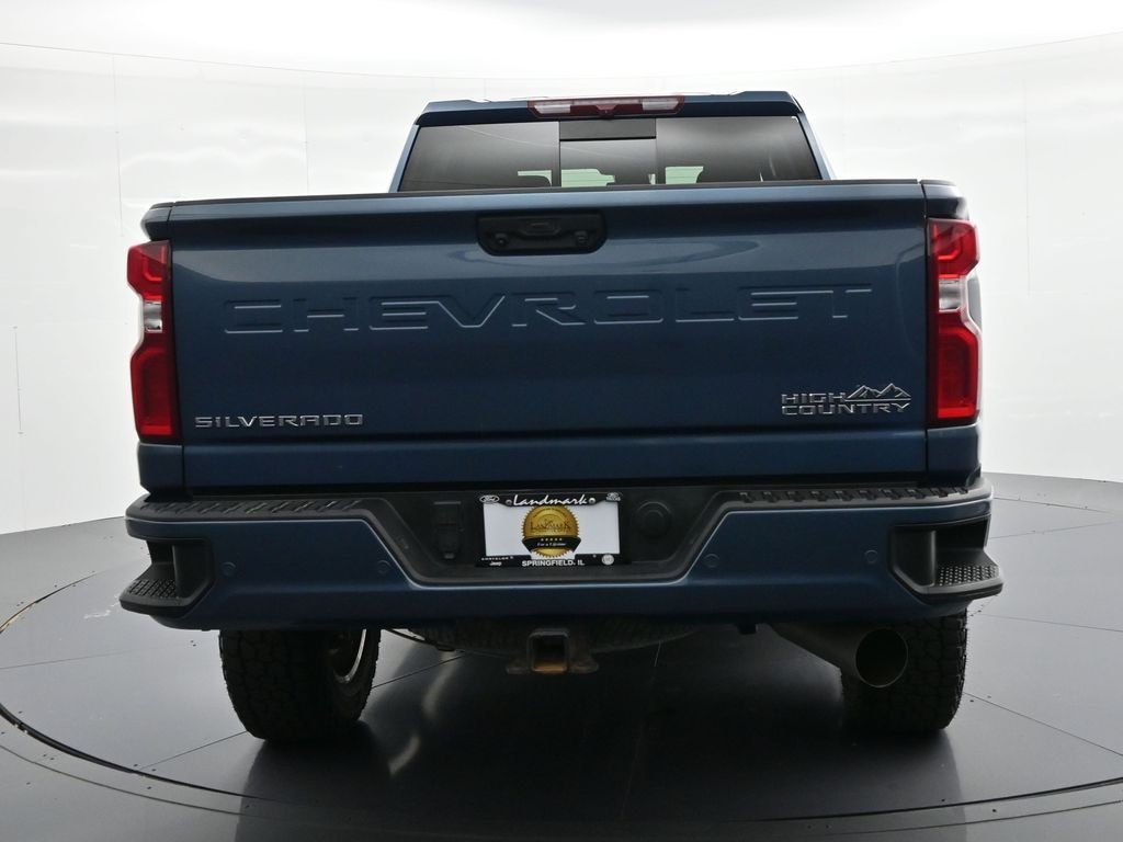 Chevrolet Silverado 3500HD Vehicle Full-screen Gallery Image 7