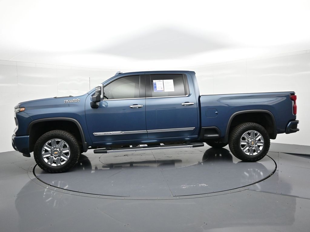 Chevrolet Silverado 3500HD Vehicle Full-screen Gallery Image 9