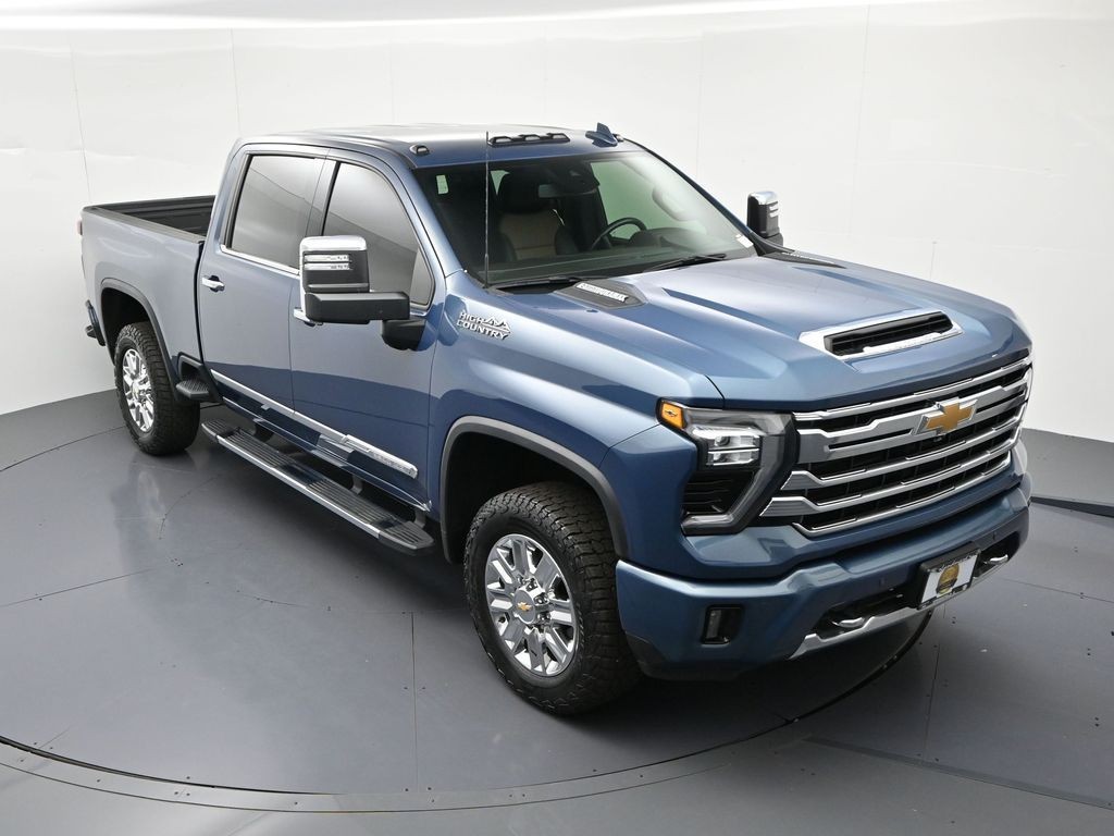 Chevrolet Silverado 3500HD Vehicle Full-screen Gallery Image 15