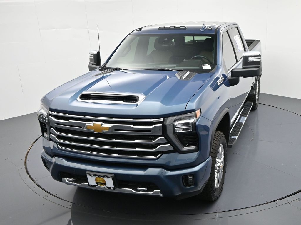 Chevrolet Silverado 3500HD Vehicle Full-screen Gallery Image 17