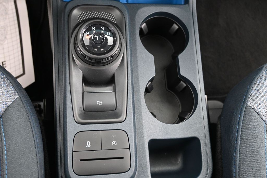 Ford Maverick Vehicle Full-screen Gallery Image 13
