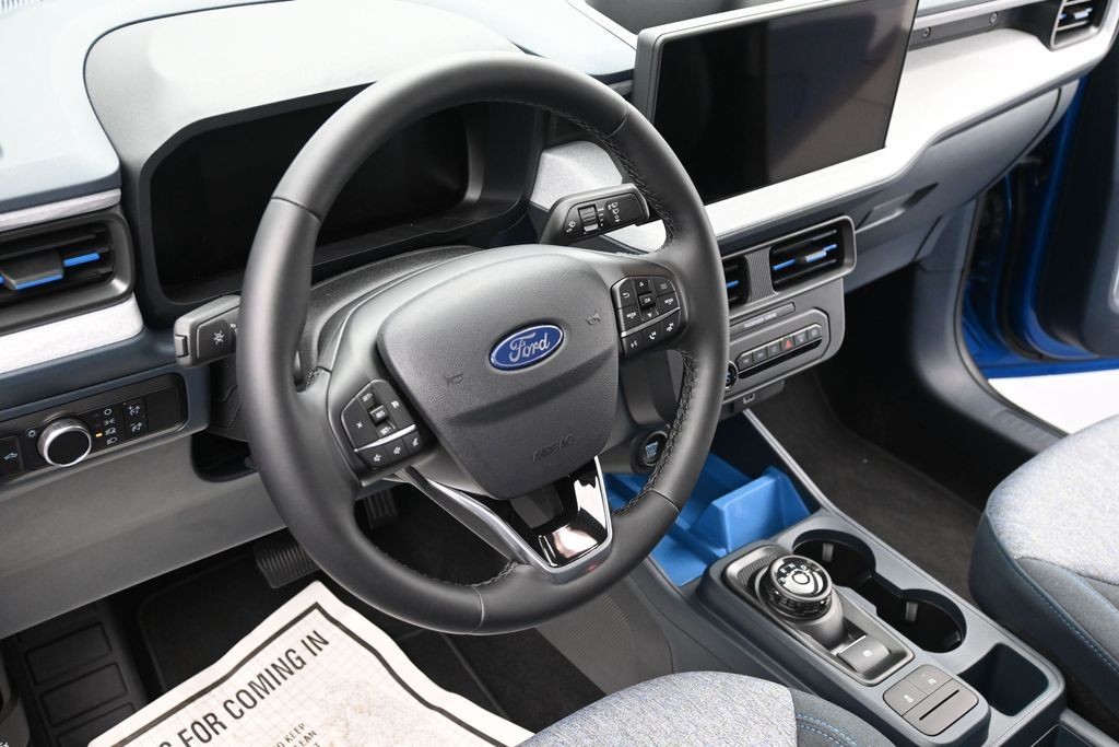 Ford Maverick Vehicle Full-screen Gallery Image 15