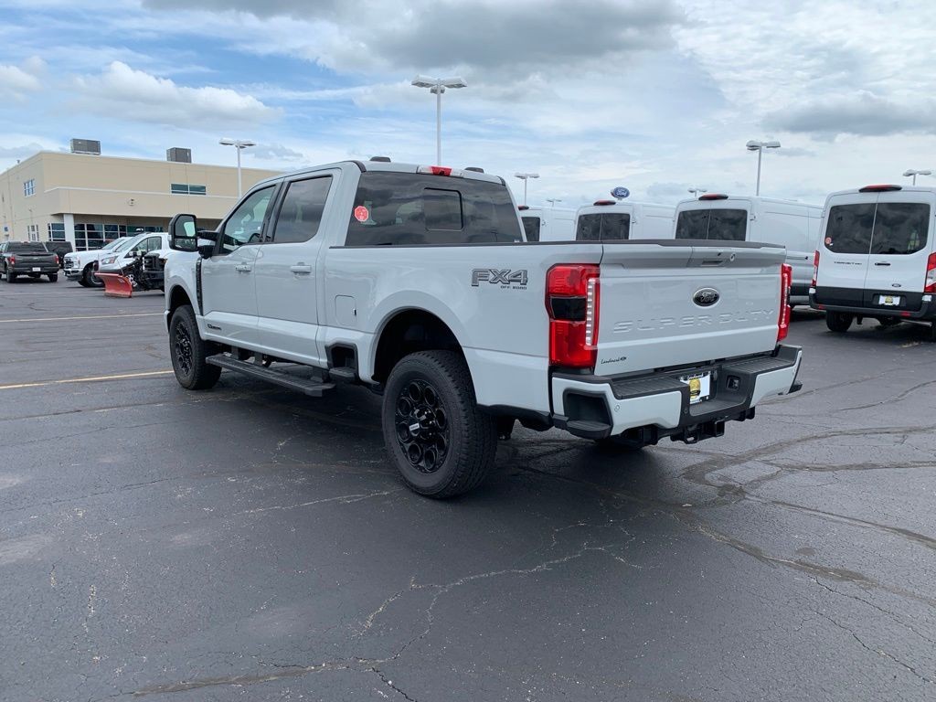 Ford F-250SD Vehicle Full-screen Gallery Image 7