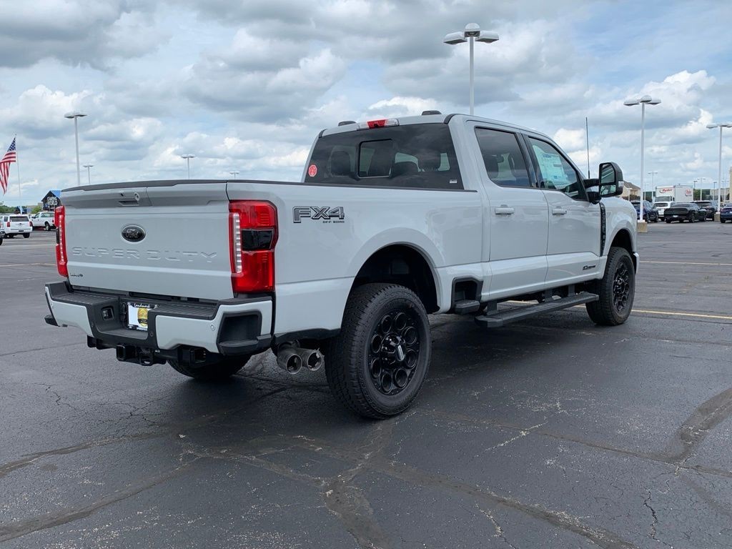 Ford F-250SD Vehicle Full-screen Gallery Image 8