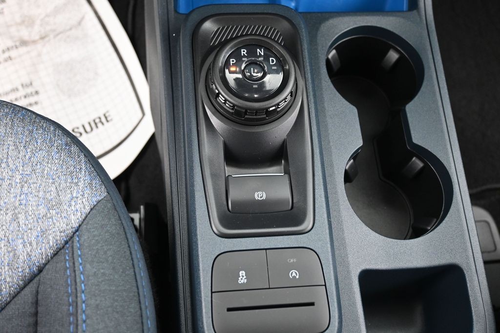 Ford Maverick Vehicle Full-screen Gallery Image 12
