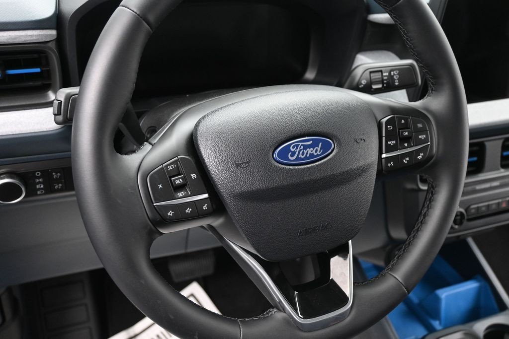 Ford Maverick Vehicle Full-screen Gallery Image 13