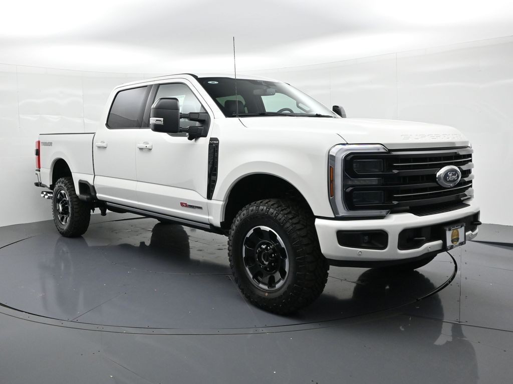 Ford F-250SD Vehicle Full-screen Gallery Image 4