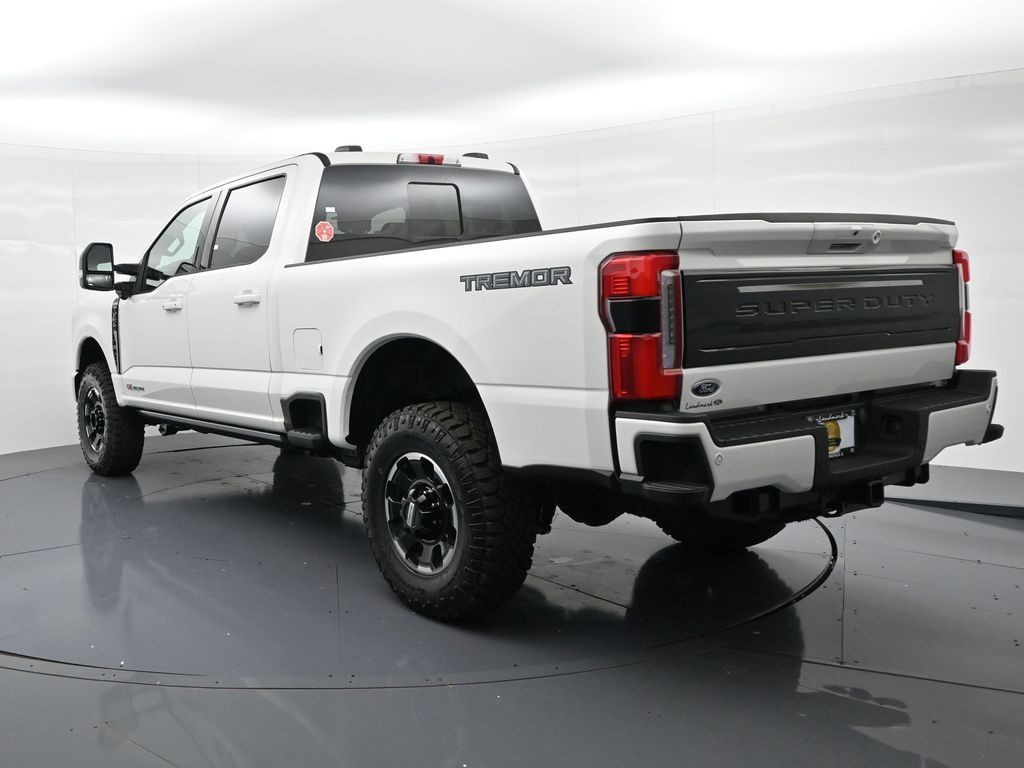 Ford F-250SD Vehicle Full-screen Gallery Image 8