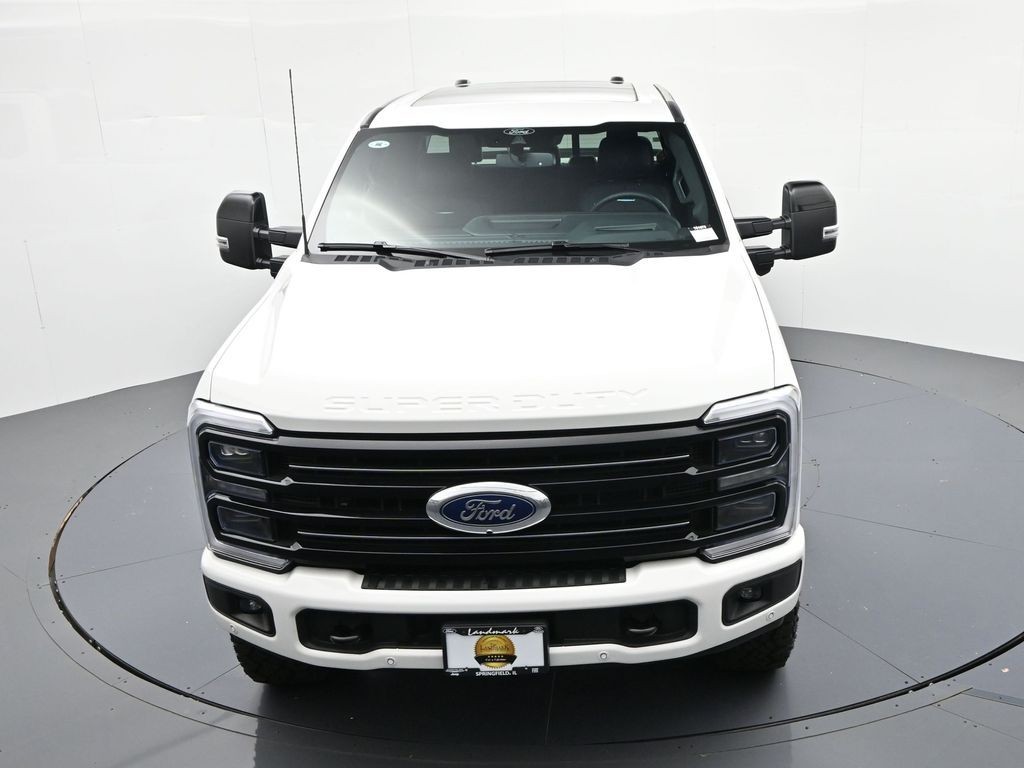 Ford F-250SD Vehicle Full-screen Gallery Image 20