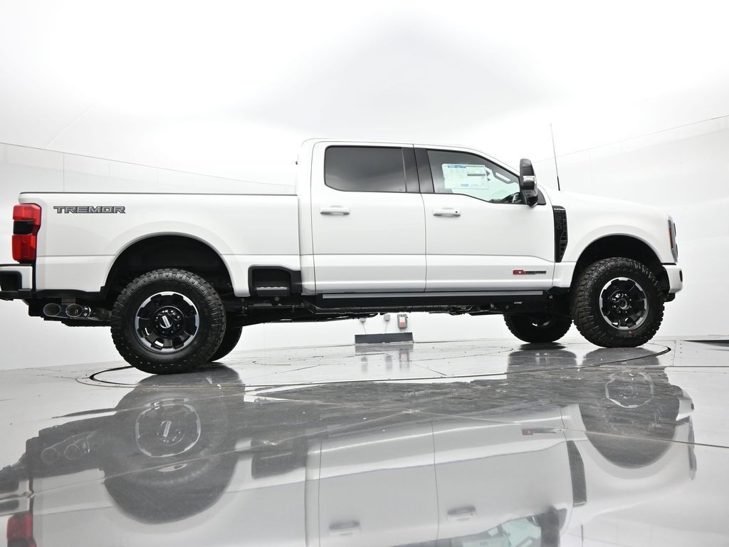 Ford F-250SD Vehicle Full-screen Gallery Image 26