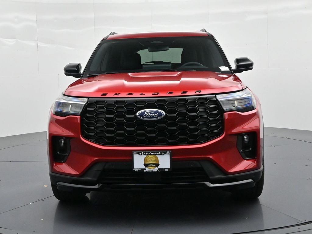 Ford Explorer Vehicle Full-screen Gallery Image 3