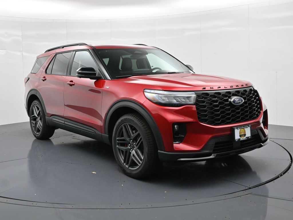 Ford Explorer Vehicle Full-screen Gallery Image 4