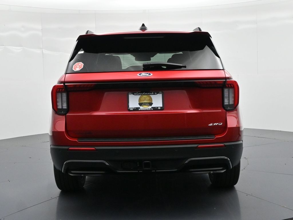 Ford Explorer Vehicle Full-screen Gallery Image 7