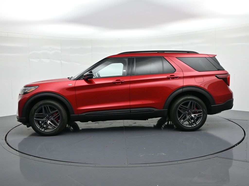 Ford Explorer Vehicle Full-screen Gallery Image 9