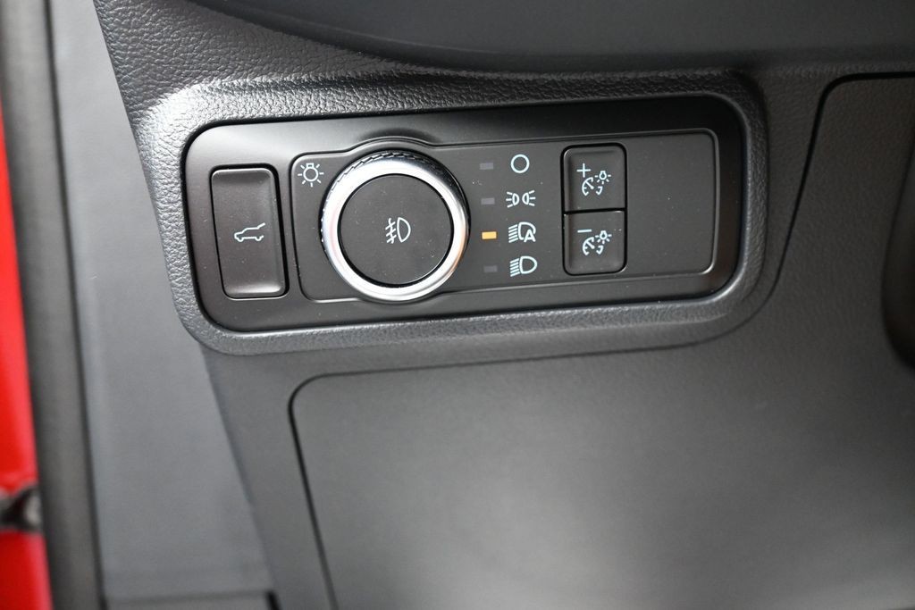 Ford Explorer Vehicle Full-screen Gallery Image 12
