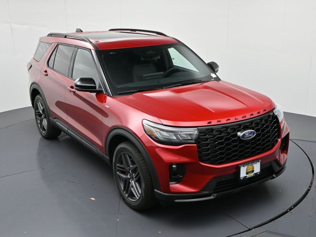 Ford Explorer Vehicle Full-screen Gallery Image 18