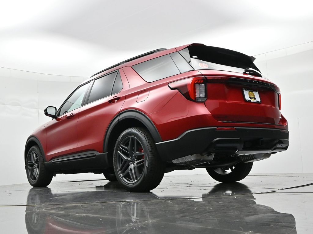 Ford Explorer Vehicle Full-screen Gallery Image 22