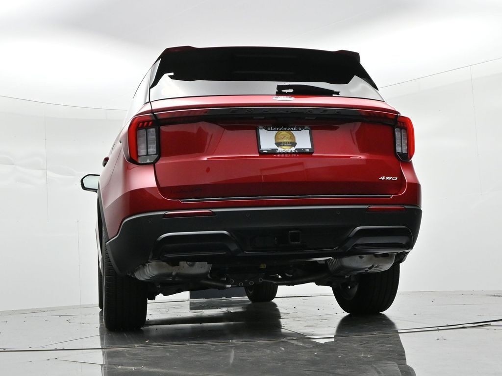 Ford Explorer Vehicle Full-screen Gallery Image 23