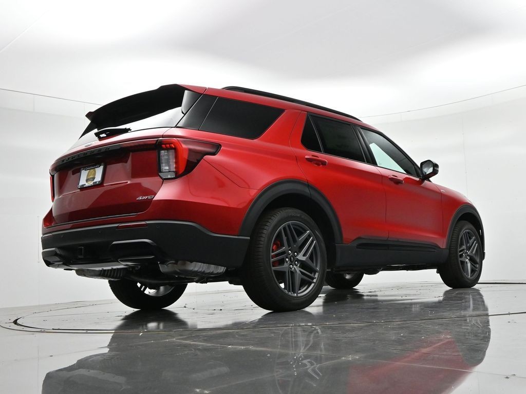 Ford Explorer Vehicle Full-screen Gallery Image 24