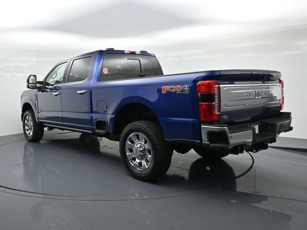 Ford F-250SD Vehicle Full-screen Gallery Image 8