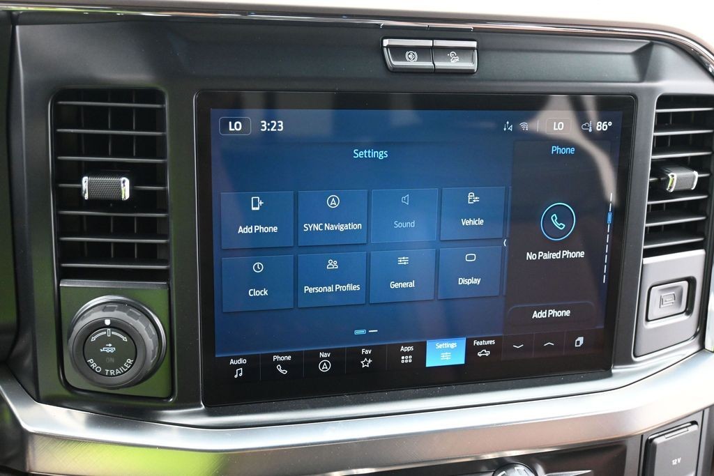 Ford F-250SD Vehicle Full-screen Gallery Image 12